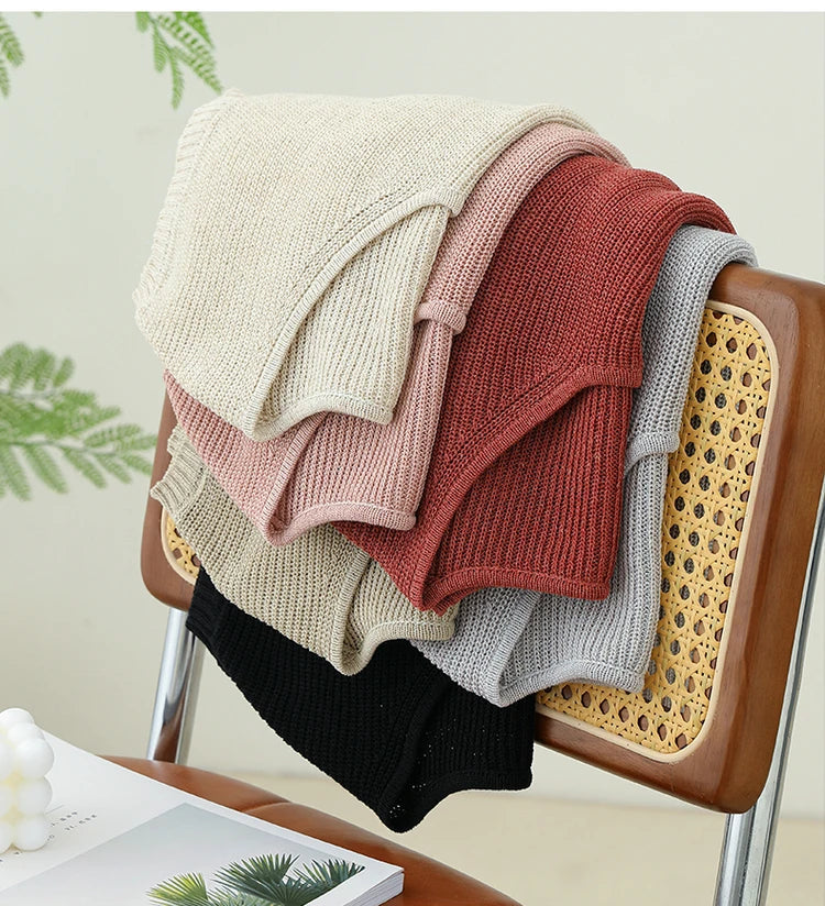 Crew-Neck Sleeveless Knit Top
